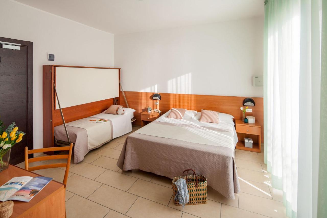 Hotel Europa Finale Ligure Exterior foto