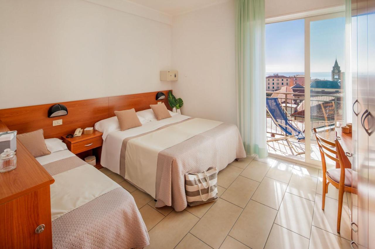 Hotel Europa Finale Ligure Exterior foto